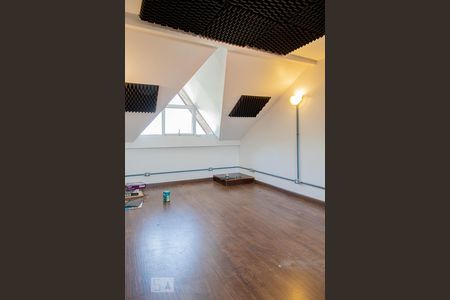 Casa de condomínio para alugar com 206m², 5 quartos e 3 vagasSótão