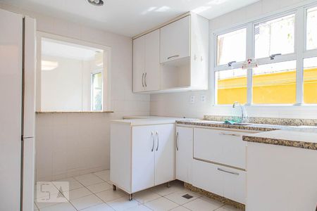 Casa de condomínio para alugar com 206m², 5 quartos e 3 vagasCozinha