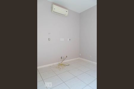 Casa de condomínio para alugar com 206m², 5 quartos e 3 vagasQuarto 3