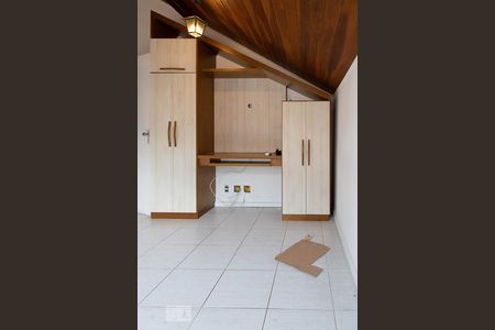 Casa de condomínio para alugar com 206m², 5 quartos e 3 vagasQuarto 4