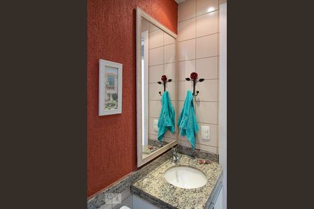 Casa de condomínio para alugar com 206m², 5 quartos e 3 vagasBanheiro social 1