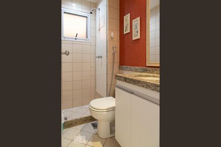 Casa de condomínio para alugar com 206m², 5 quartos e 3 vagasBanheiro social 1