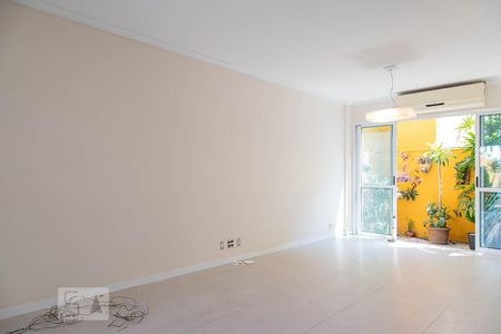 Casa de condomínio para alugar com 206m², 5 quartos e 3 vagasSala