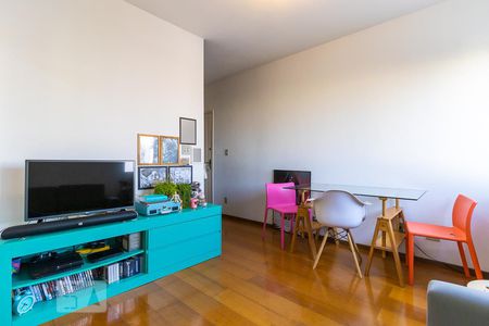Sala de kitnet/studio para alugar com 1 quarto, 41m² em Centro, Campinas