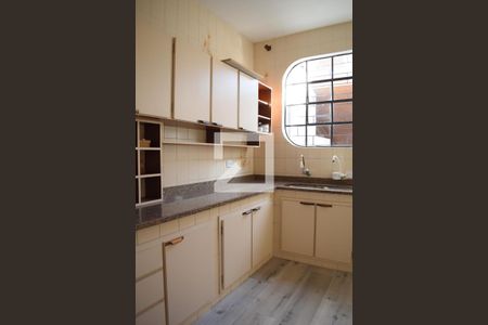 Casa para alugar com 340m², 6 quartos e 3 vagasCozinha