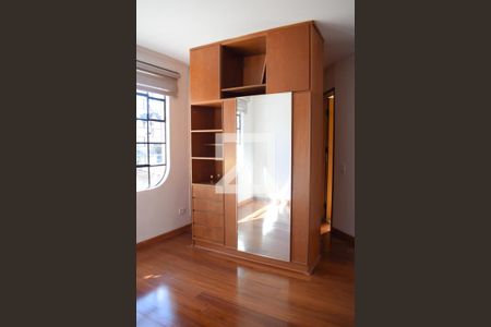 Casa para alugar com 340m², 6 quartos e 3 vagasSuíte 2