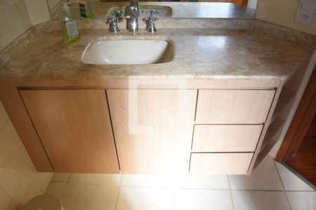 Casa para alugar com 340m², 6 quartos e 3 vagasBanheiro Suíte 2