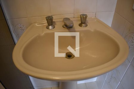 Casa para alugar com 340m², 6 quartos e 3 vagasBanheiro 5