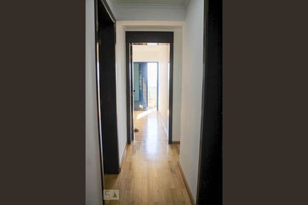 Apartamento à venda com 190m², 4 quartos e 3 vagasCorredor