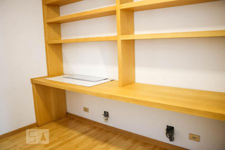 Apartamento à venda com 190m², 4 quartos e 3 vagasDormitório  1