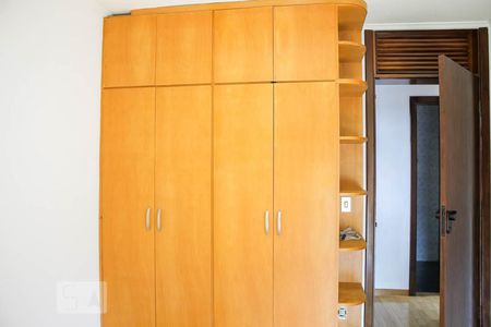 Apartamento à venda com 190m², 4 quartos e 3 vagasDormitório 2