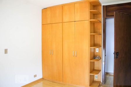 Apartamento à venda com 190m², 4 quartos e 3 vagasDormitório 2