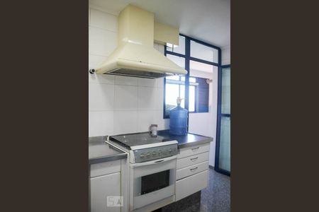 Apartamento à venda com 190m², 4 quartos e 3 vagasCozinha