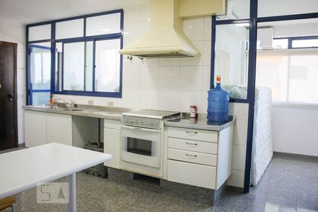 Apartamento à venda com 190m², 4 quartos e 3 vagasCozinha
