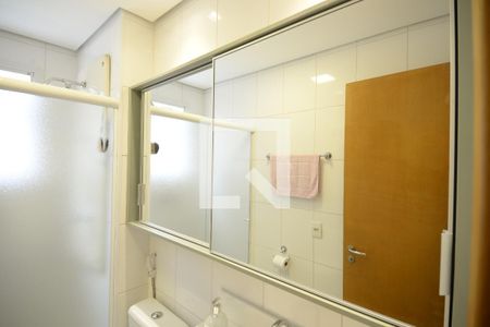 Apartamento para alugar com 64m², 2 quartos e 1 vagaSuíte - Banheiro