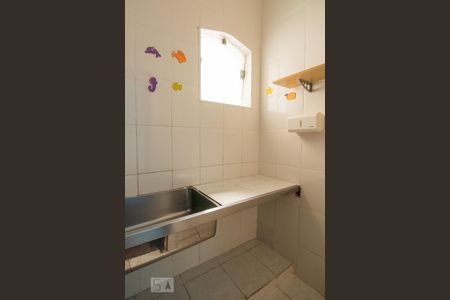 Lavabo da sala  de casa à venda com 4 quartos, 300m² em Ipiranga, São Paulo