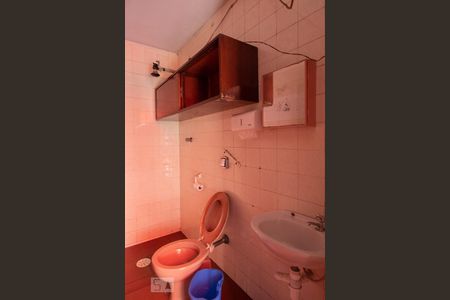 Casa à venda com 300m², 4 quartos e 3 vagasLavanderia - banheiro 