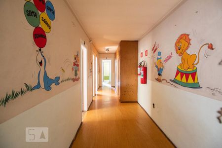 Casa à venda com 300m², 4 quartos e 3 vagasCorredor 