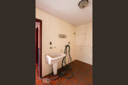 Casa à venda com 300m², 4 quartos e 3 vagasLavanderia 