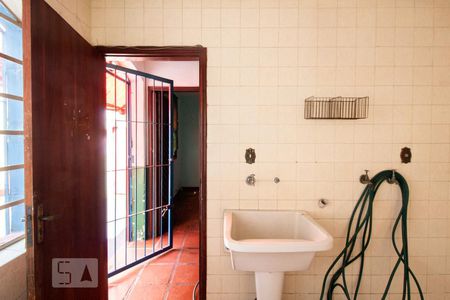 Casa à venda com 300m², 4 quartos e 3 vagasLavanderia 