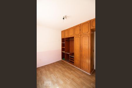 Casa à venda com 300m², 4 quartos e 3 vagasQuarto 2 