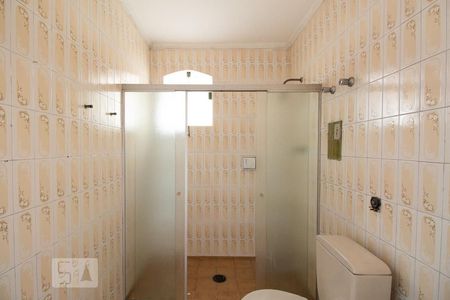 Casa à venda com 300m², 4 quartos e 3 vagasBanheiro da Suíte 1 