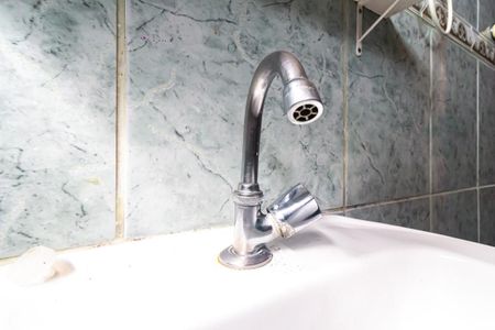 Casa à venda com 250m², 3 quartos e 2 vagasBanheiro - Torneira