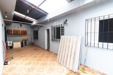 Casa à venda com 250m², 3 quartos e 2 vagasÁrea de Serviço