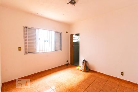 Casa à venda com 250m², 3 quartos e 2 vagasSuíte