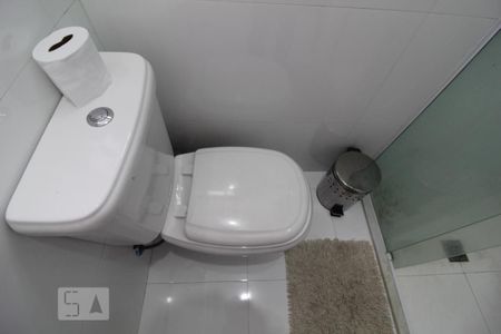 Casa à venda com 177m², 3 quartos e 8 vagasBanheiro Suite 2