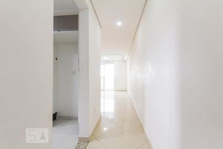 Corredor de apartamento para alugar com 3 quartos, 89m² em Vila Assis Brasil, Mauá