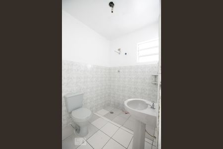 Casa para alugar com 60m², 2 quartos e sem vaga Casa para alugar com 60m², 2 quartos e sem vagaDetalhe banheiro