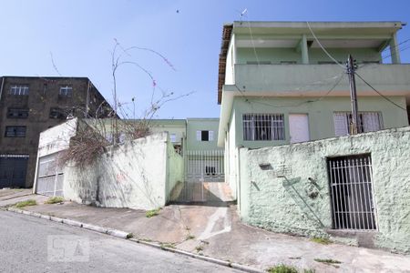 Fachada de casa para alugar com 2 quartos, 60m² em Cidade Antônio Estevão de Carvalho, São Paulo