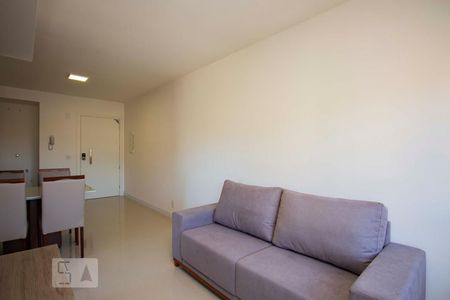 Sala  de kitnet/studio à venda com 1 quarto, 68m² em Jardim Botânico, Porto Alegre
