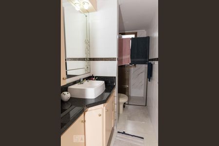 Apartamento à venda com 100m², 3 quartos e 2 vagas Apartamento à venda com 100m², 3 quartos e 2 vagasBanheiro