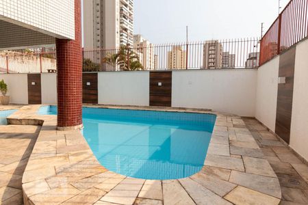 Apartamento à venda com 100m², 3 quartos e 2 vagas Apartamento à venda com 100m², 3 quartos e 2 vagasÁrea comum - Piscina