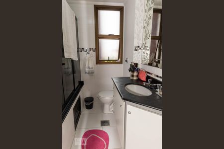 Apartamento à venda com 100m², 3 quartos e 2 vagas Apartamento à venda com 100m², 3 quartos e 2 vagasBanheiro da Suíte