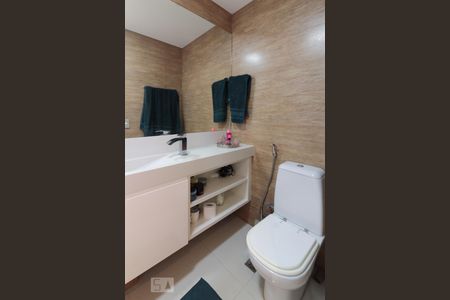 Casa à venda com 127m², 3 quartos e 2 vagasBanheiro da Suíte