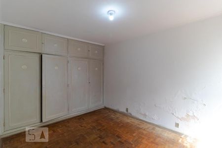 Casa à venda com 302m², 5 quartos e 2 vagasQuarto 01