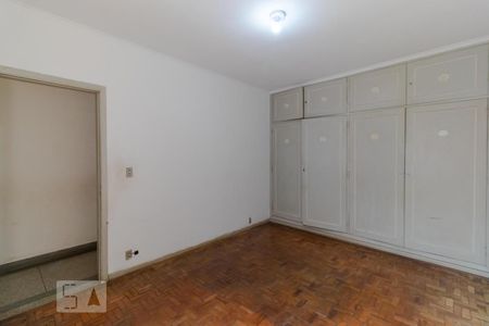 Casa à venda com 302m², 5 quartos e 2 vagasQuarto 01