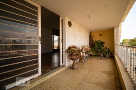 Casa à venda com 302m², 5 quartos e 2 vagasSacada da Salas 01