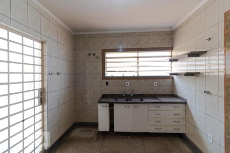 Casa à venda com 302m², 5 quartos e 2 vagasCozinha 01