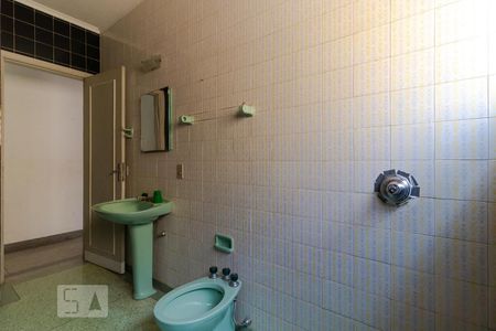 Casa à venda com 302m², 5 quartos e 2 vagasBanheiro 01