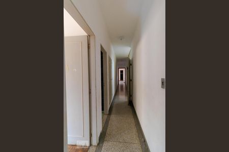 Casa à venda com 302m², 5 quartos e 2 vagasCorredor