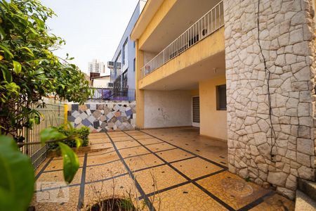 Casa à venda com 302m², 5 quartos e 2 vagasQuintal