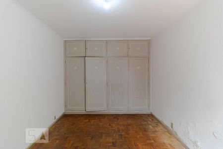 Casa à venda com 302m², 5 quartos e 2 vagasQuarto 01