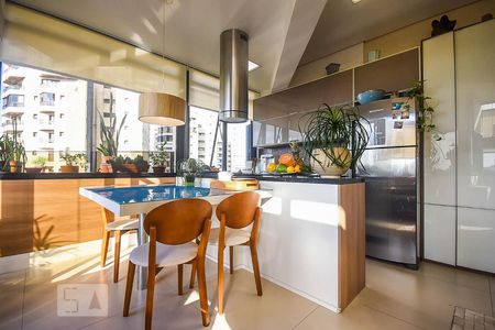 Sala de jantar de apartamento para alugar com 2 quartos, 75m² em Paraíso do Morumbi, São Paulo