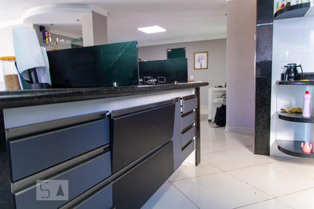 Apartamento para alugar com 400m², 4 quartos e 2 vagas Apartamento para alugar com 400m², 4 quartos e 2 vagasCozinha