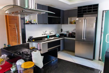 Apartamento para alugar com 400m², 4 quartos e 2 vagas Apartamento para alugar com 400m², 4 quartos e 2 vagasCozinha