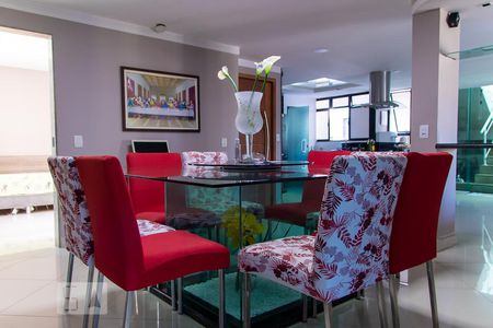 Apartamento para alugar com 400m², 4 quartos e 2 vagas Apartamento para alugar com 400m², 4 quartos e 2 vagasSala de Jantar